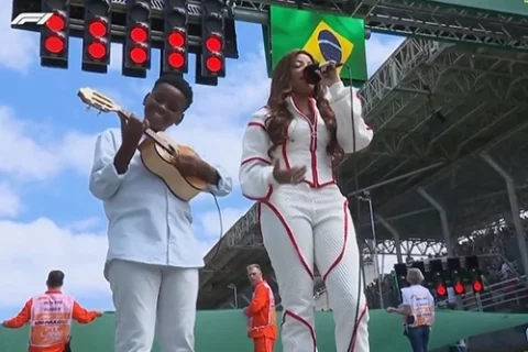 Ludmilla canta hino nacional em GP