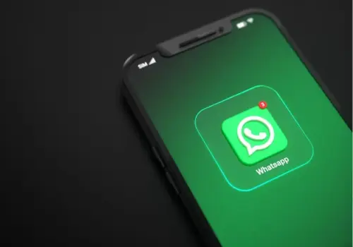 Aplicativo para adicionar música ao status do WhatsApp ( Imagem: Freepik)