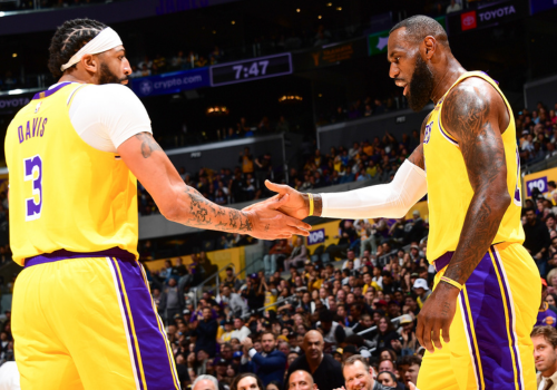 Aplicativo grátis dos Lakers: Assista a todos os jogos ao vivo